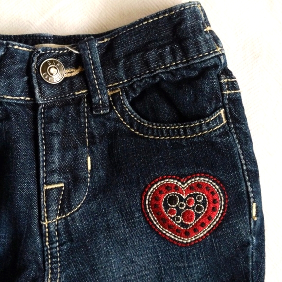 babyGap ladybug & heart embroidered dark wash denim jeans 6 months baby girl - Picture 3 of 6